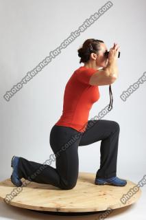 2021 01 ANGELINA KNEELING POSE WITH SPYGLASS (7)